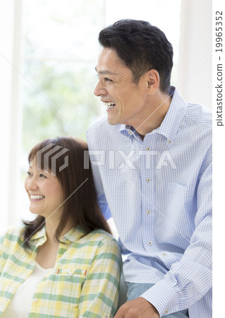 Smile couple Smile couple 19965352