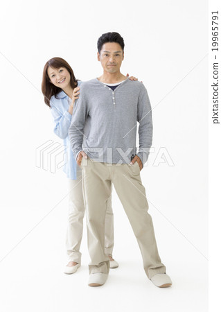 A wife who takes a face from her husband's back A wife who takes a face from her husband's back 19965791