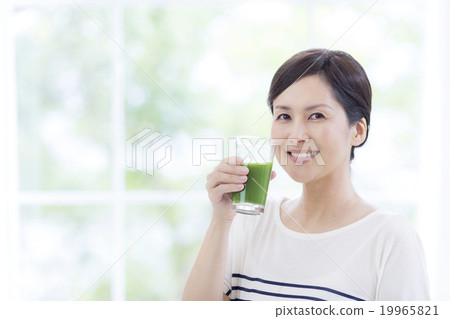 40多歲的女性用藍汁 40多歲的女性用藍汁 19965821