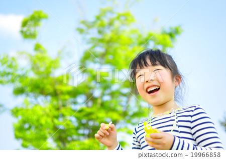 Spring sunshine and girl 19966858