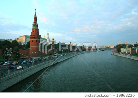 urban view Moscow street cathedrals 19968220