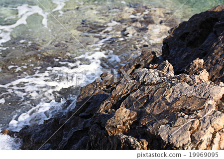 texture of sea waves rocks surf 19969095