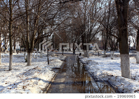 city park spring thaw America 19969965