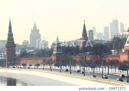 Moscow Kremlin Cathedral winter landscape embankment 19971571