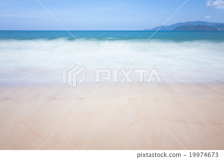 Blurred sea waves motion, Nha Trang, Vietnam 19974673