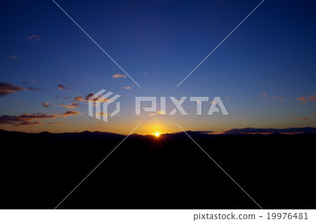First sunrise First sunrise 19976481