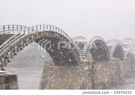 Kinzaki bridge in extreme cold 19976810