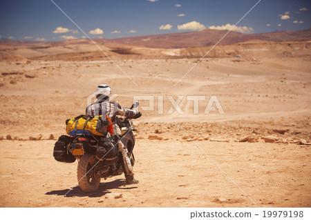 rider travels 19979198