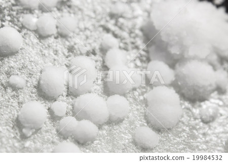 Round hardened sodium glutamate (umami seasoning) 19984532