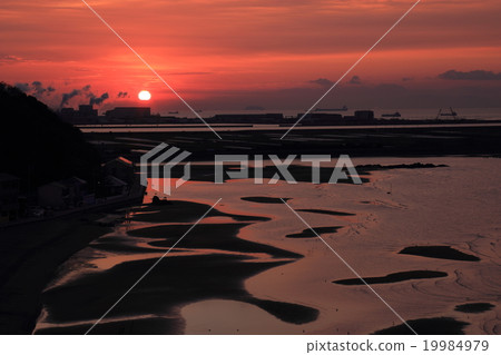 Shinkai海灘的朝日 19984979