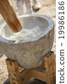 pounding mochi  19986186