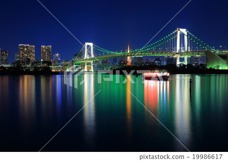 Night view of Rainbow Bridge 19986617