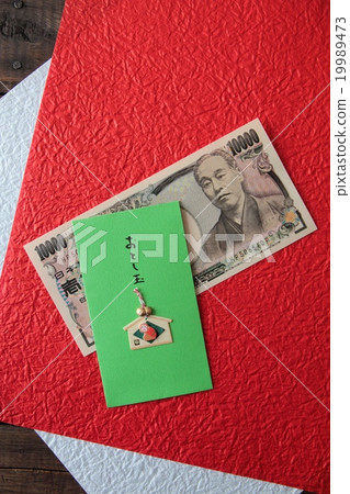 New Year's gift bag and 10,000 yen note for the Year of the Monkey 19989473