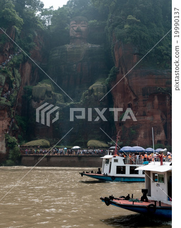 Leshan Buddha 19990137