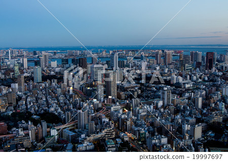 從六本木的看法,晚上風景在東京的中心·夜視圖 從六本木的看法,晚上風景在東京的中心·夜視圖 19997697