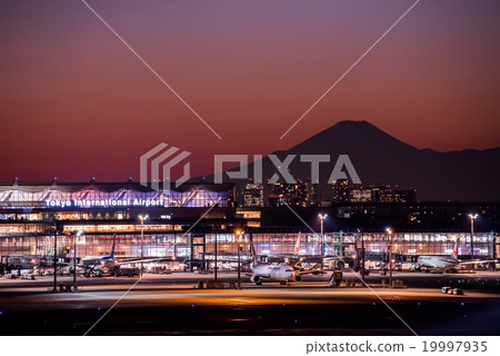Evening view of Haneda Airport International Terminal Evening view of Haneda Airport International Terminal 19997935