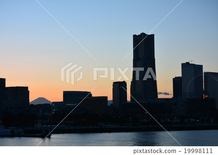 橫濱港未來的晚上風景/夜景 19998111