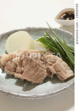 煮熟的豬肉 煮熟的豬肉 19998488