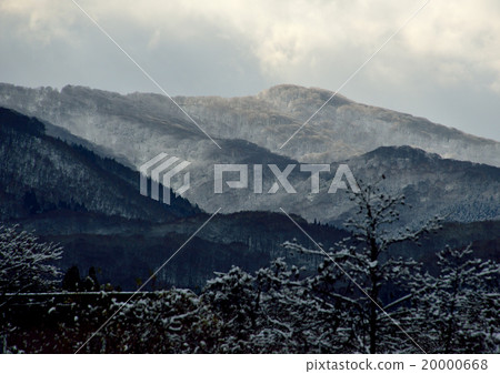 在冬天山的風景 在冬天山的風景 20000668