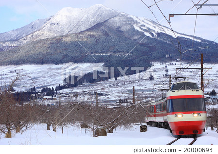 Toward the background of Takashiyama 20000693