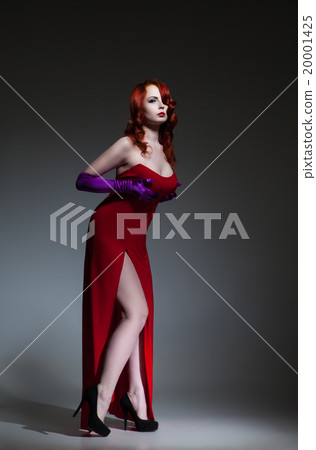 Woman dressed like Jessica Rabbit 20001425