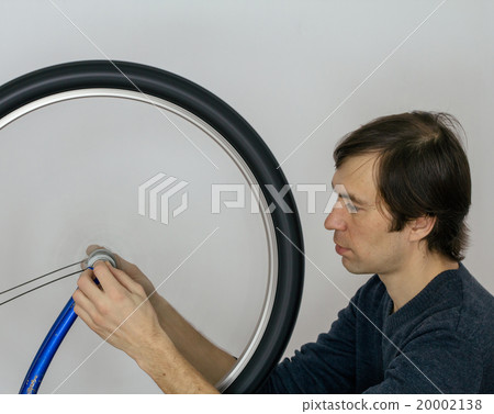 Bicycle wheel repearing Bicycle wheel repearing 20002138