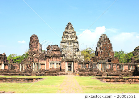 View of the historic Prasat Hin Phimai Castle View of the historic Prasat Hin Phimai Castle 20002551