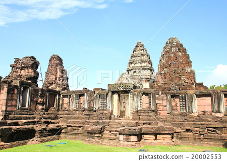 View of the historic Prasat Hin Phimai Castle View of the historic Prasat Hin Phimai Castle 20002553