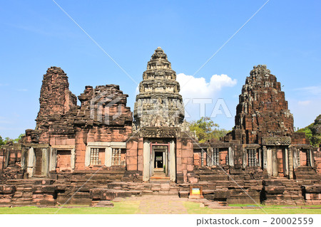 View of the historic Prasat Hin Phimai Castle View of the historic Prasat Hin Phimai Castle 20002559