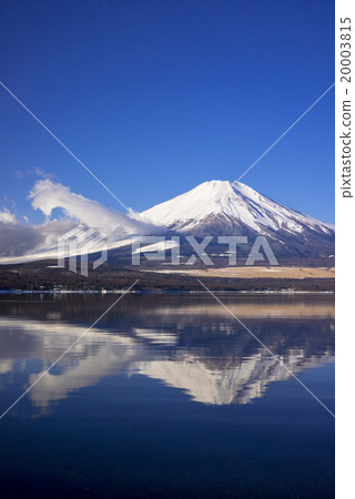 Mt. Fuji than Lake Yamanaka 20003815