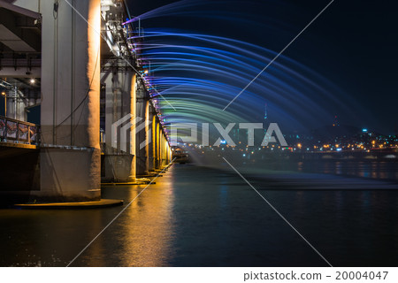 Beautiful rainbow bridge on Banpo bridge 20004047