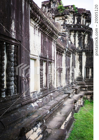 Cambodian temple ruins Cambodian temple ruins 20005120