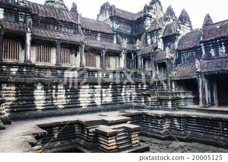 Cambodian temple ruins Cambodian temple ruins 20005125