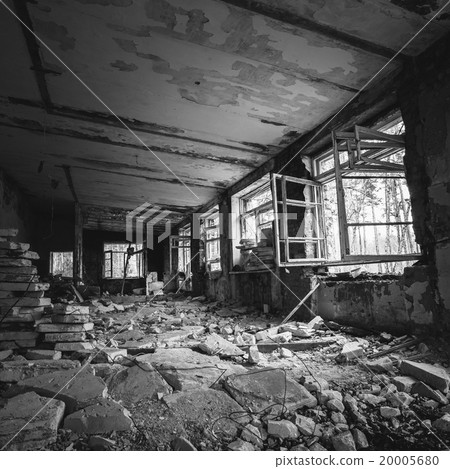 Abandoned Building Interior. Old forsaken house 20005680