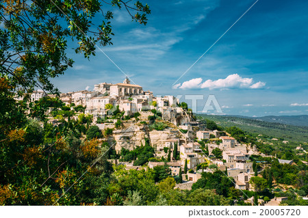 Ancient village of Gordes in Provence, France 20005720