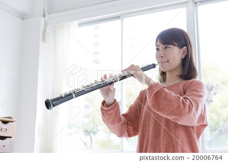 女雙簧管表演 20006764