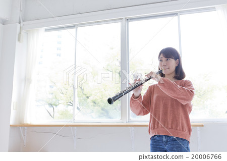 女雙簧管表演 20006766