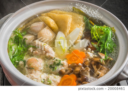 雞肉煎餅雞相撲摔跤手的燉日本料理 雞肉煎餅雞相撲摔跤手的燉日本料理 20008461