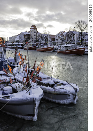 Winter in Warnemuende Winter in Warnemuende 20009916