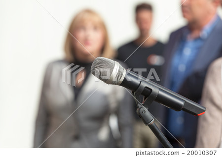 Press conference 20010307