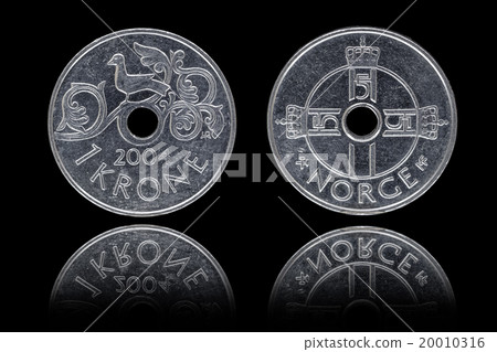 Obverse and reverse of one Norwegian krone coin 20010316