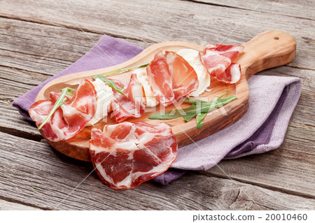 Prosciutto and mozzarella Prosciutto and mozzarella 20010460