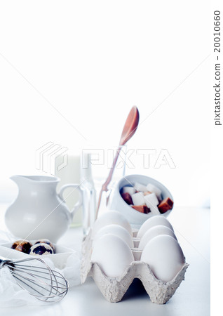 Eggs in white bowl a healthy food for gift Eggs in white bowl a healthy food for gift 20010660