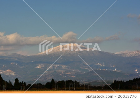 Kirishima mountain range of snow make-up "Korean mountain (Kaku dake)" 20015776