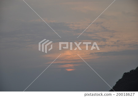 Sunset in the Sea of Japan 20018627