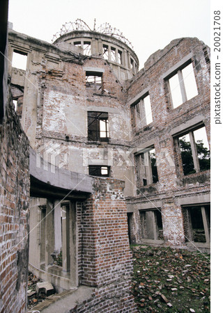 Inside the building of the Atomic bomb dome 20021708