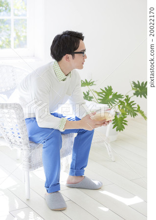 Men in their 20s with books Men in their 20s with books 20022170