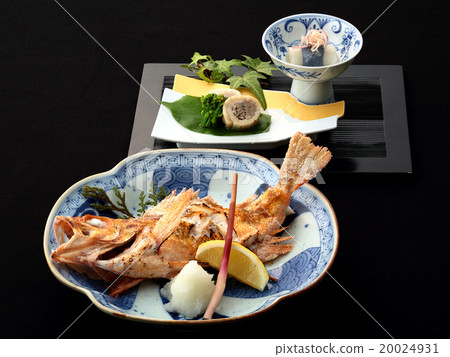 從餐廳準備烤魚 從餐廳準備烤魚 20024931