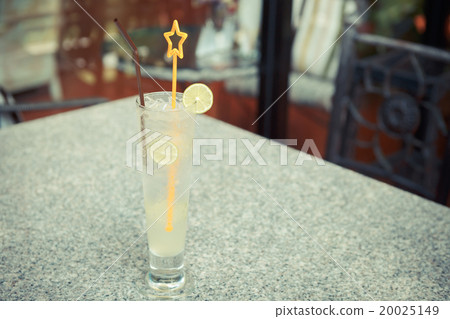 Lemon juice Lemon juice 20025149