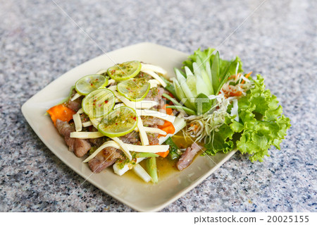 Lemon salad with BBQ meat 20025155